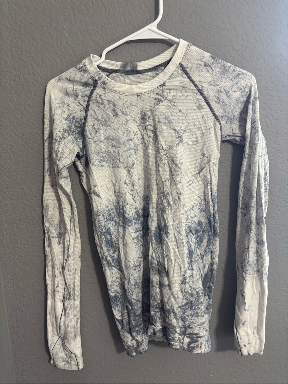 lululemon athletica Women’s Long Sleeve Tie-Dye Thermal Tee - White & Gray